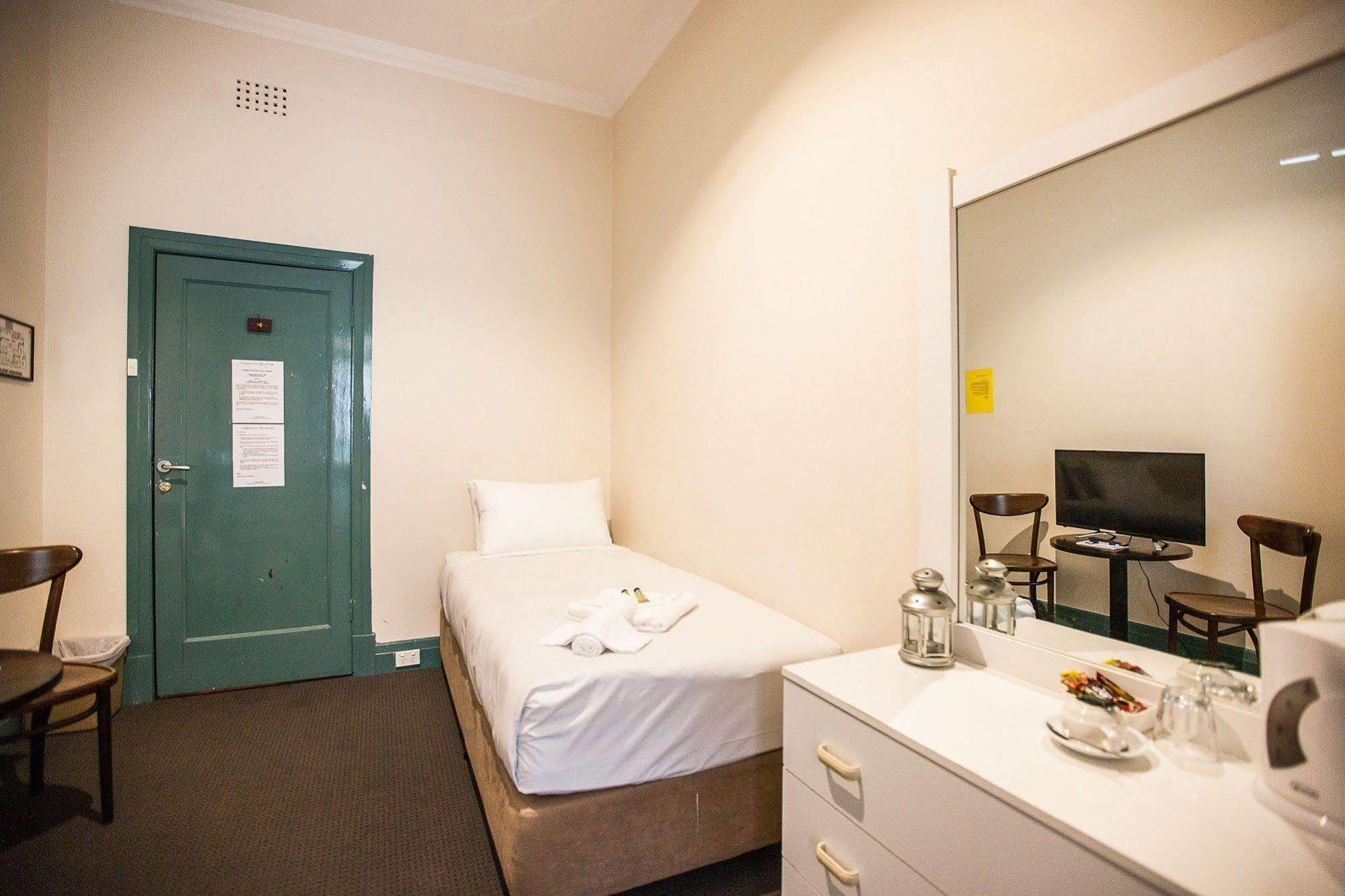 Captain Stirling Hotel Perth Exterior photo