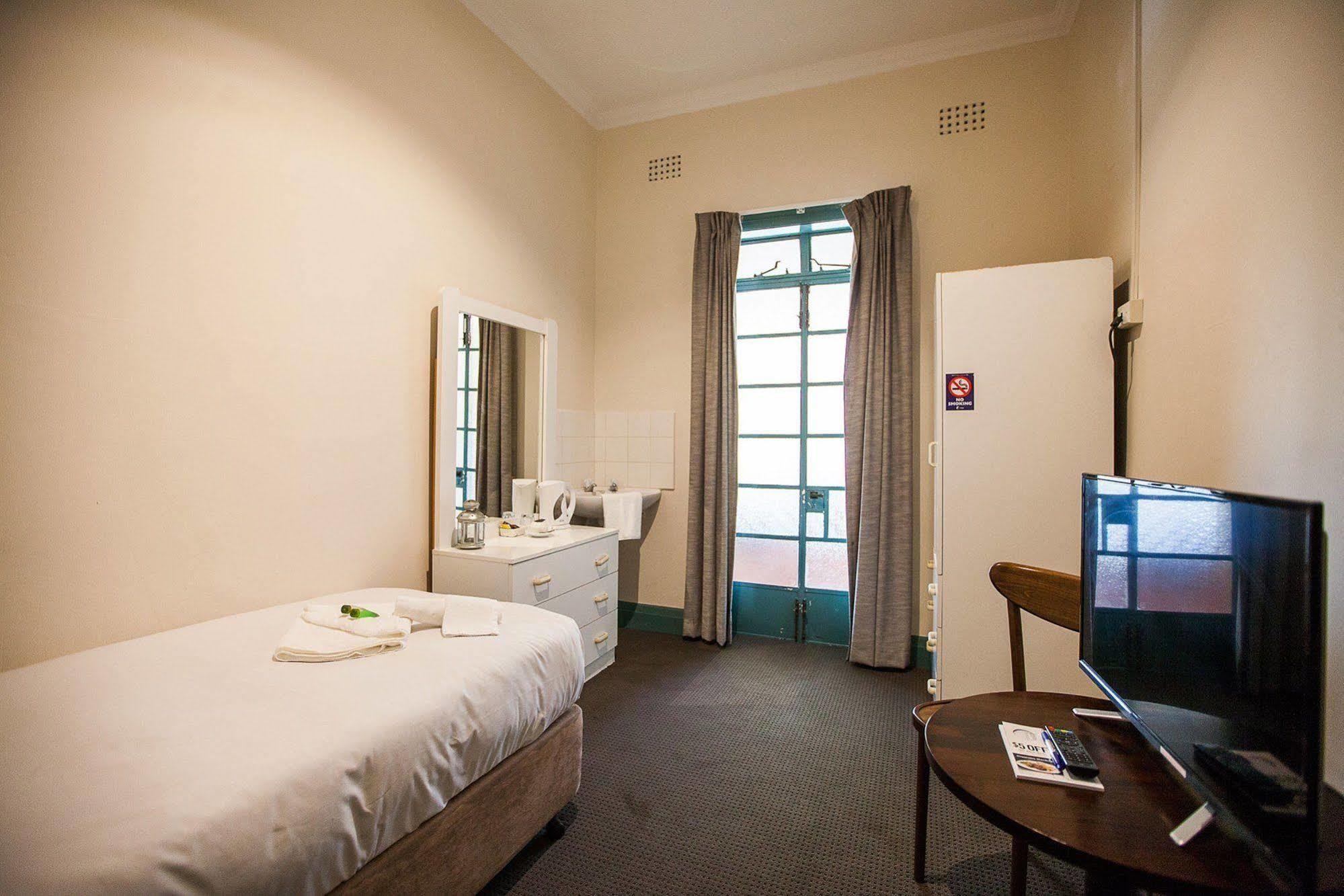 Captain Stirling Hotel Perth Exterior photo